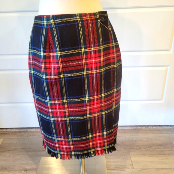 VINTAGE RAFAELLA PLAID FRINGE WRAP SKIRT SIZE 10 - Picture 1 of 10